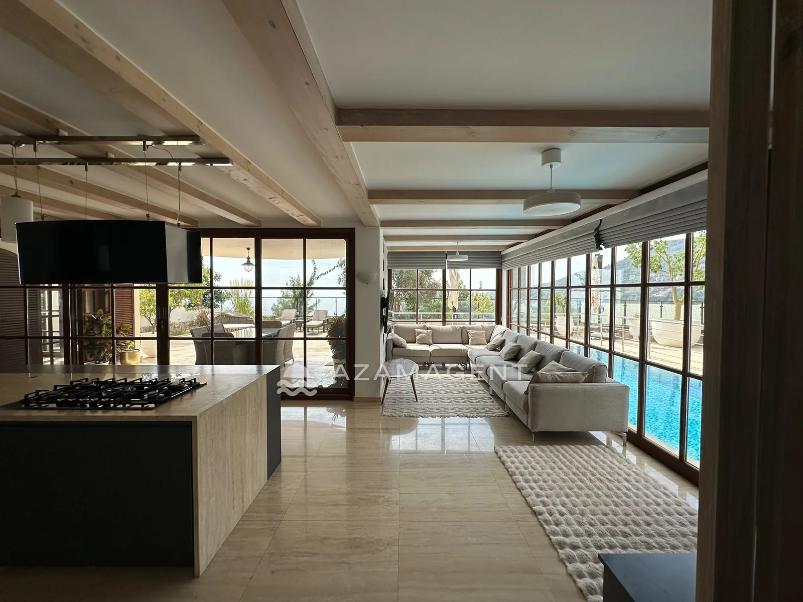 Alanya Tepe–Bektaş'ta Satılık Kale ve Deniz Manzaralı 6+2 Villa — Bektaş, Alanya